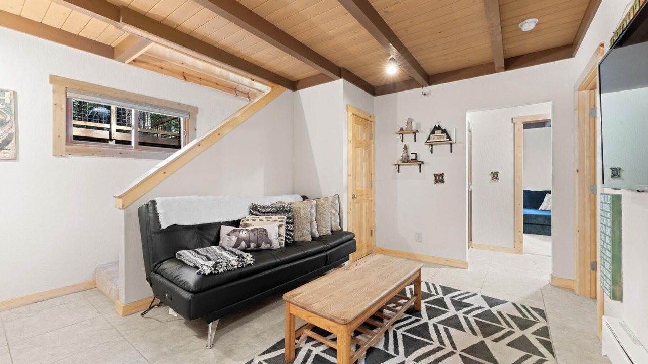 Photo of Livingroom in Donner Lake Woods