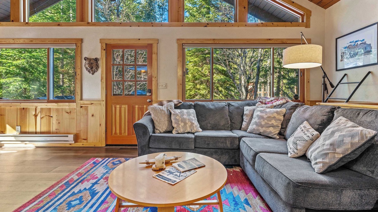 Photo of Livingroom in Donner Lake Woods