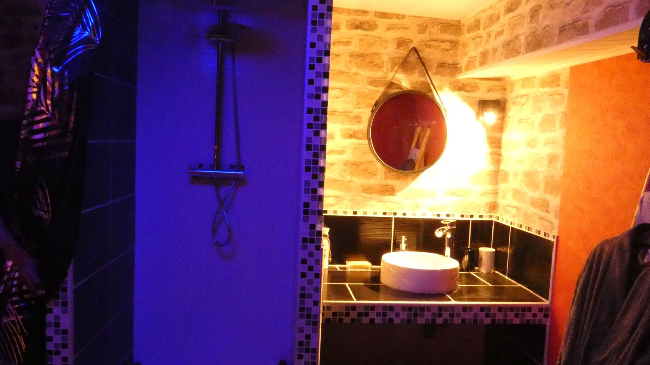 Photo of Bathroom in Barr