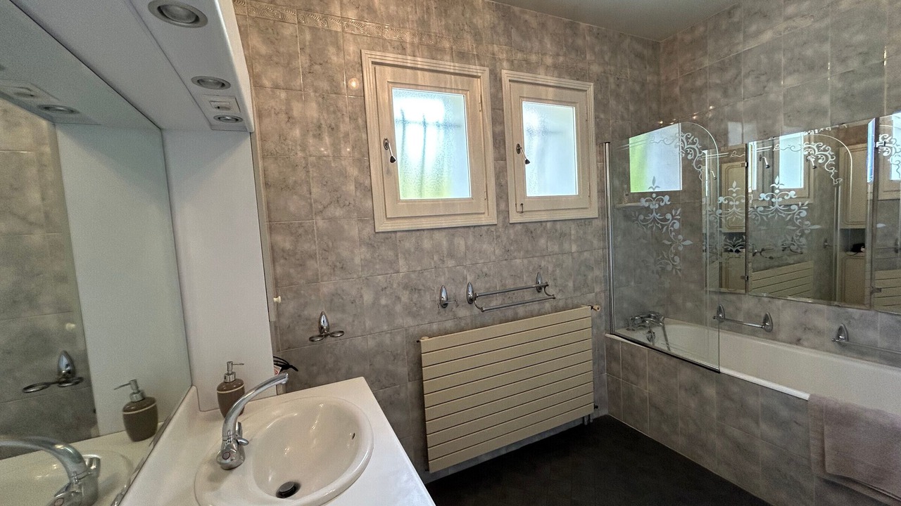 Photo of Bathroom in La Roche-Posay