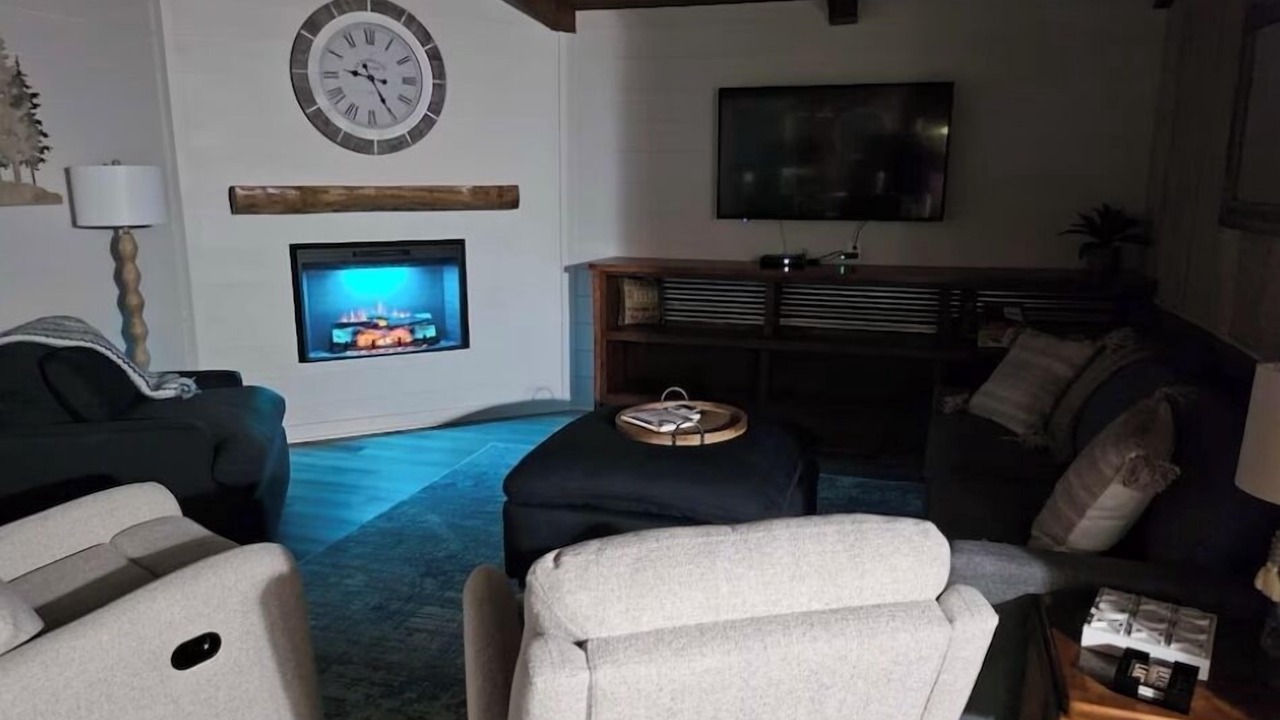 Photo of Livingroom in Henderson County