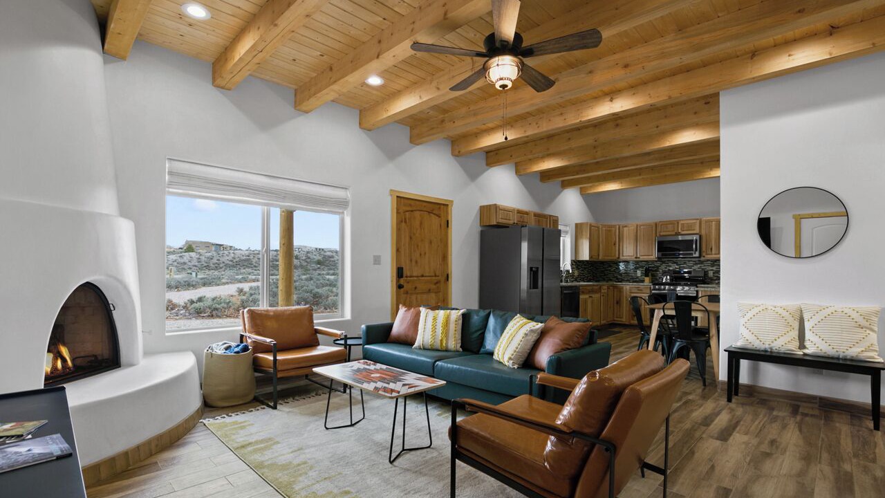 Photo of Livingroom in Ranchos De Taos
