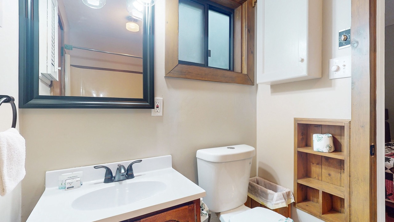 Photo of Bathroom in Jasper