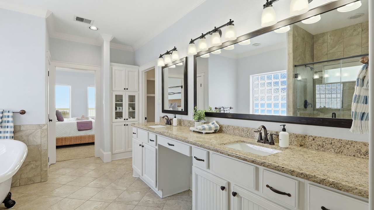 Photo of Bathroom in Beachside Village