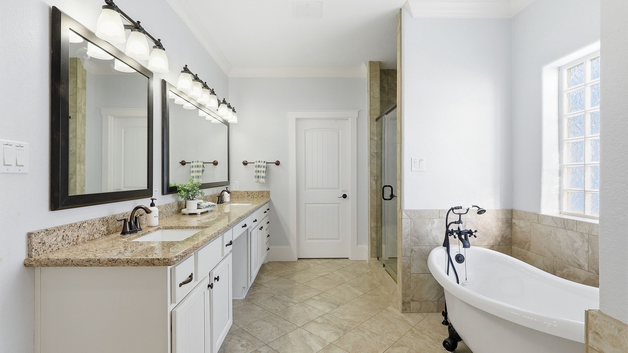 Photo of Bathroom in Beachside Village