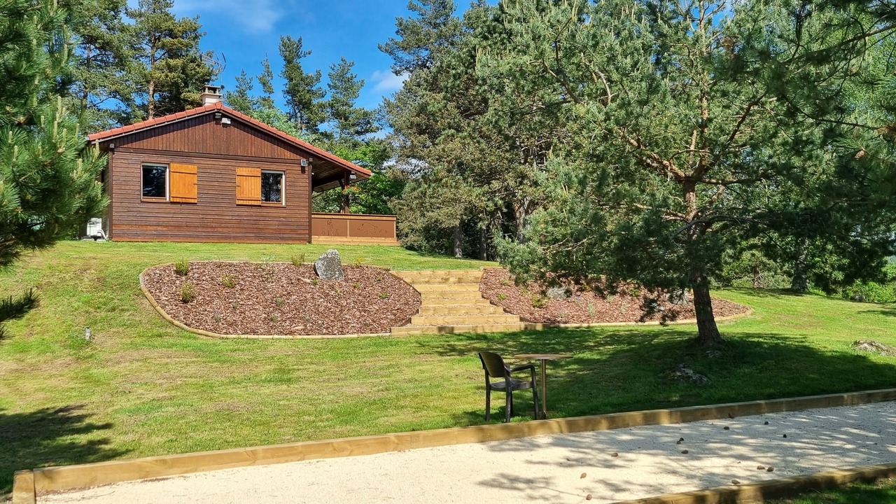 Photo of Outdoor in Saint-Victor-Malescours