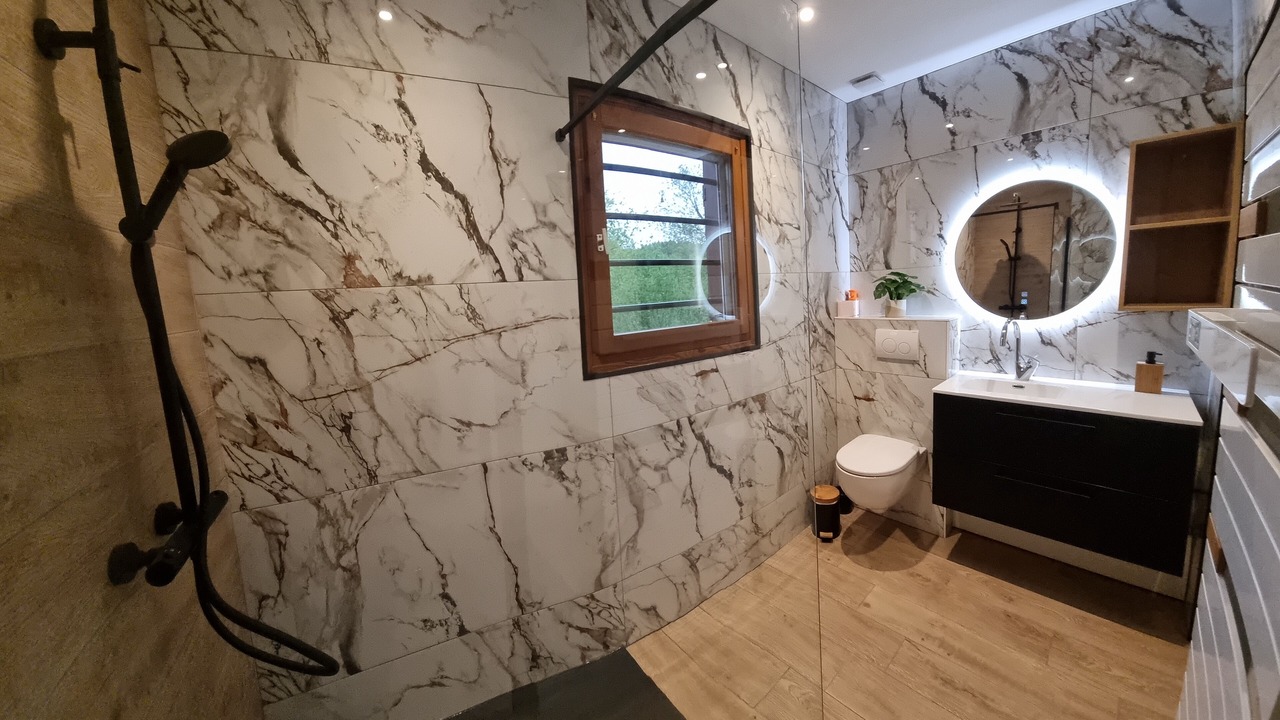 Photo of Bathroom in Saint-Victor-Malescours