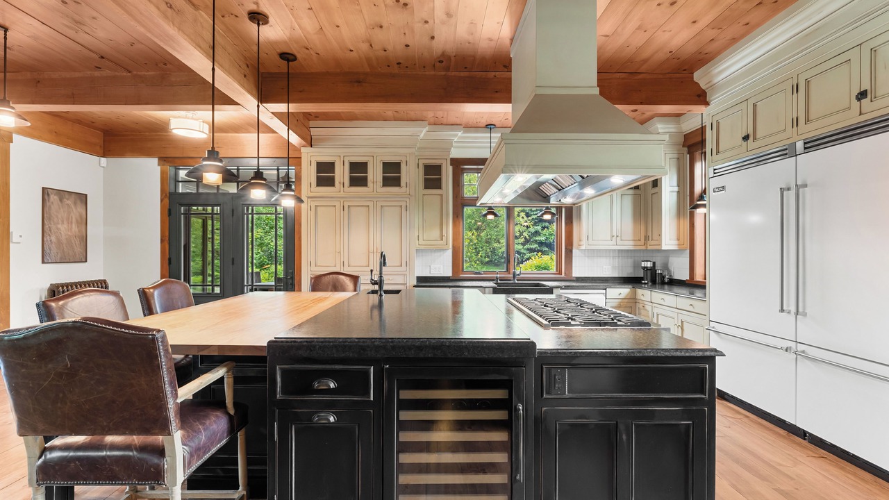 Photo of Kitchen in Stoneham-et-Tewkesbury