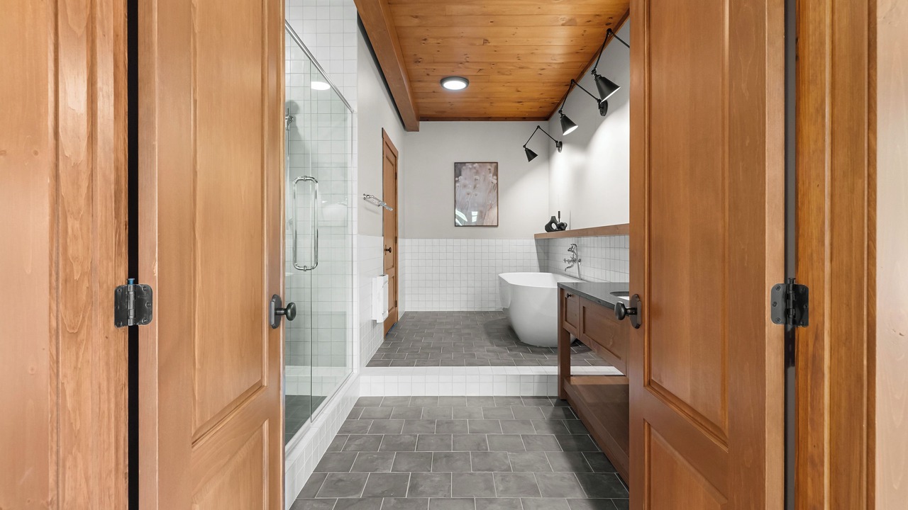 Photo of Bathroom in Stoneham-et-Tewkesbury