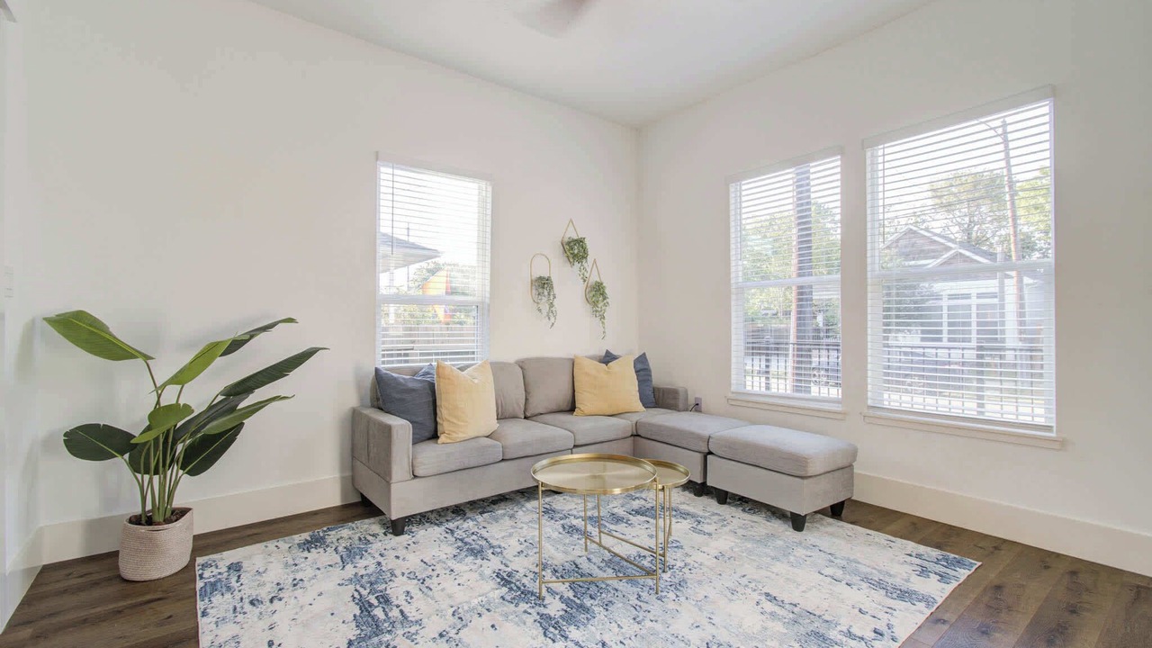 Photo of Livingroom in Northside