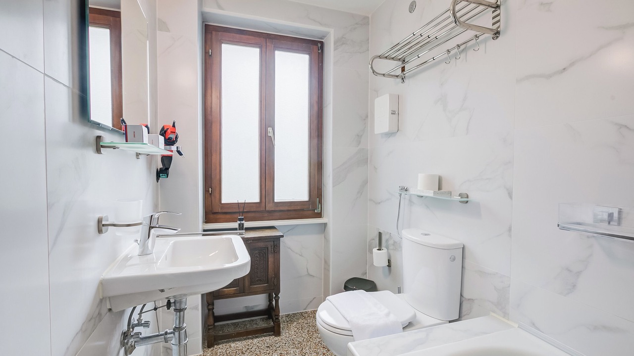 Photo of Bathroom in Camedo