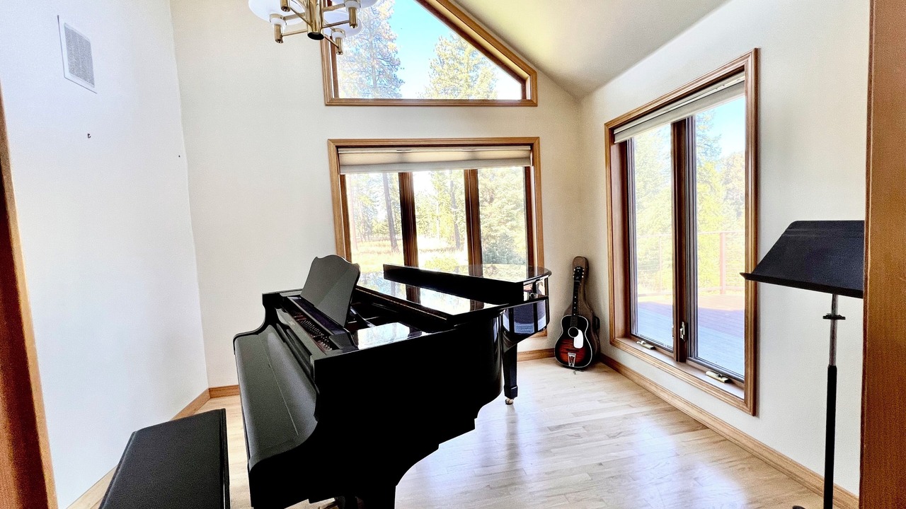 Photo of Others in Ronan