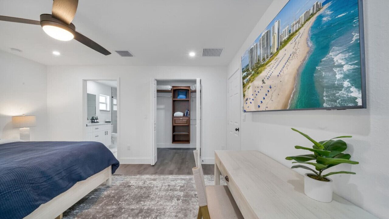 Photo of Bedroom in Lake Worth