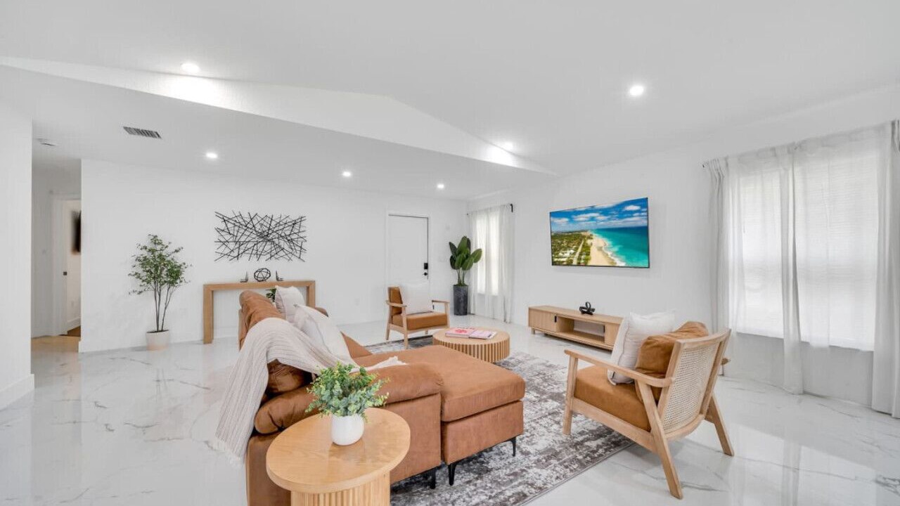 Photo of Livingroom in Lake Worth