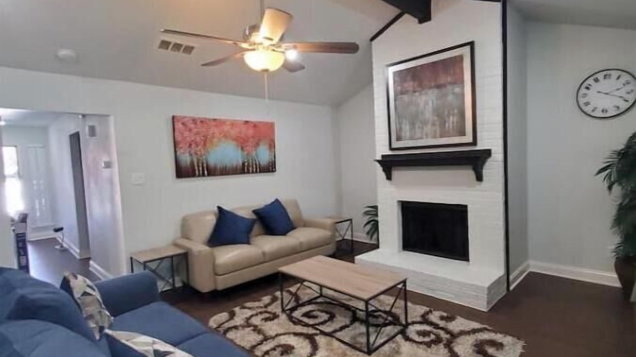 Photo of Livingroom in North Arlington