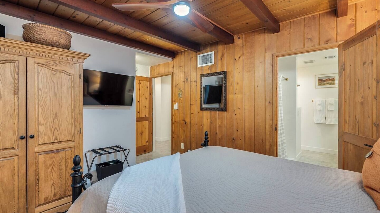 Photo of Bedroom in Sam Hughes