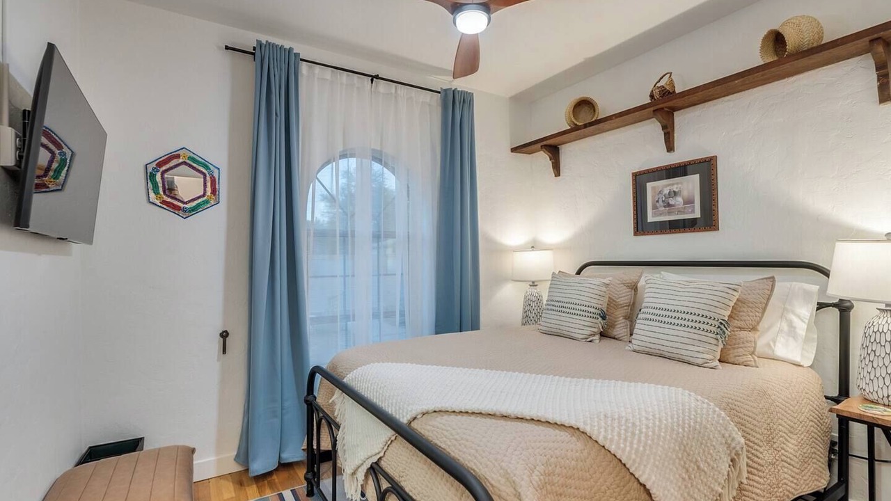 Photo of Bedroom in Sam Hughes