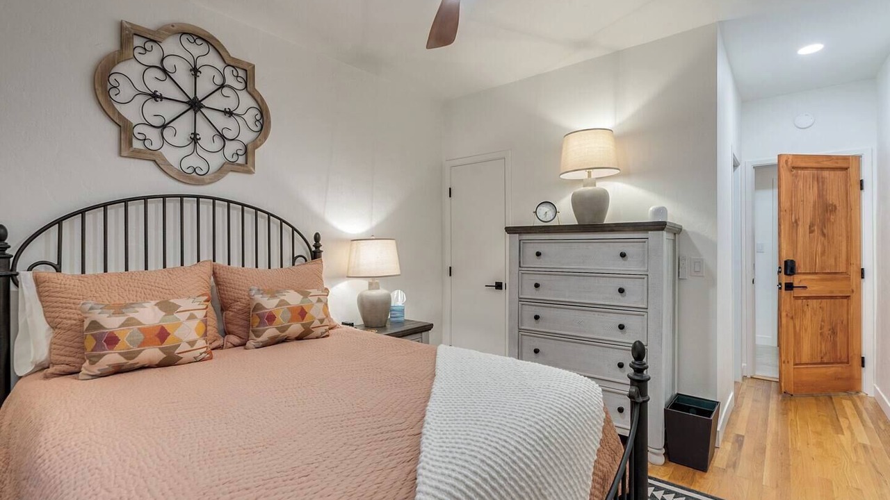 Photo of Bedroom in Sam Hughes