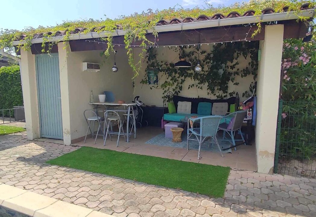 Photo of Patio Balcony in Saint-Martin-de-Valgalgues