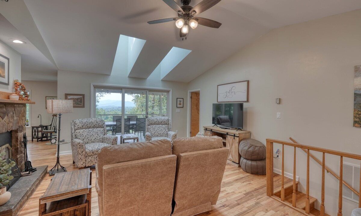 Photo of Livingroom in Hayesville