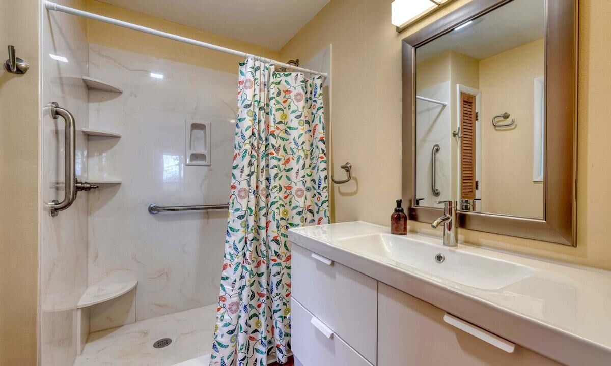 Photo of Bathroom in Hayesville