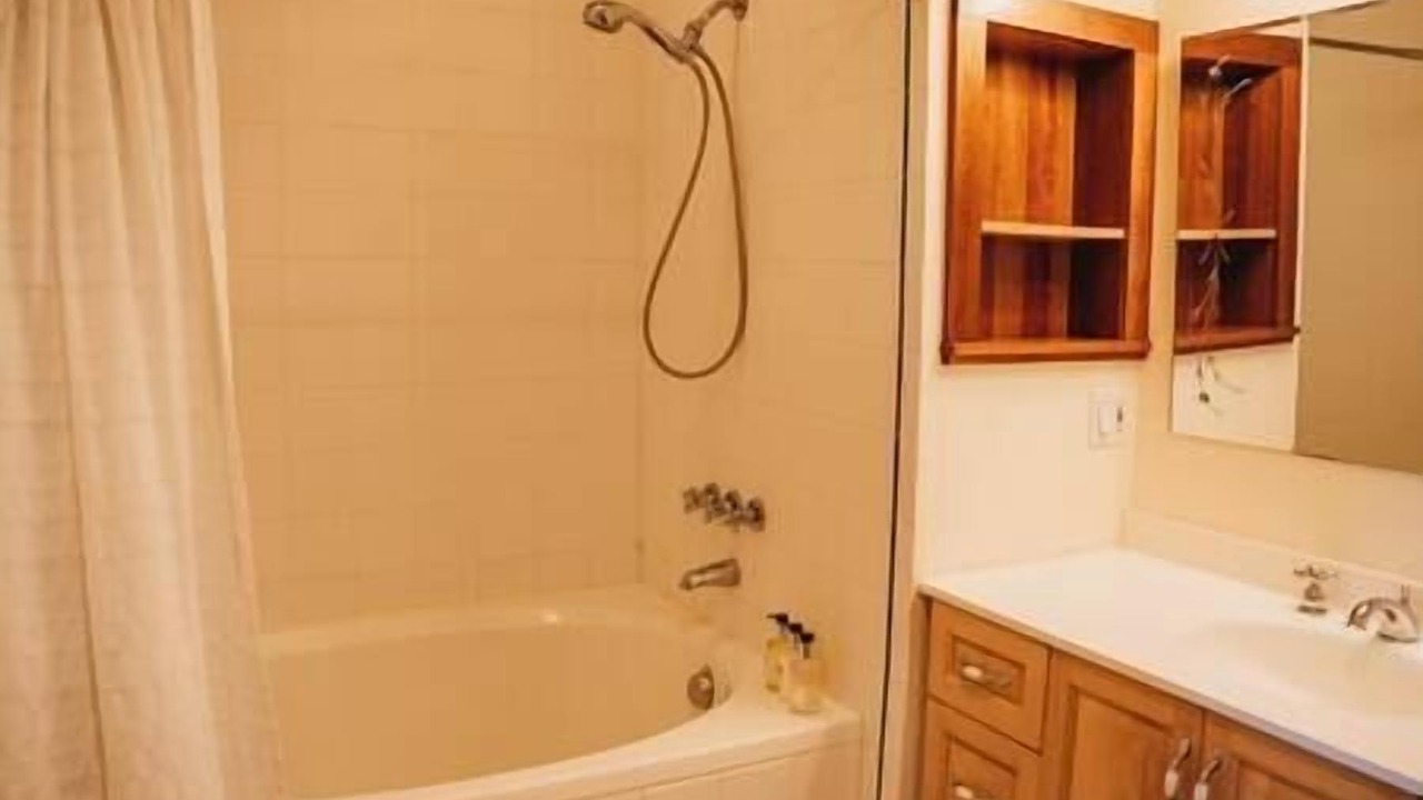 Photo of Bathroom in Town of Denning