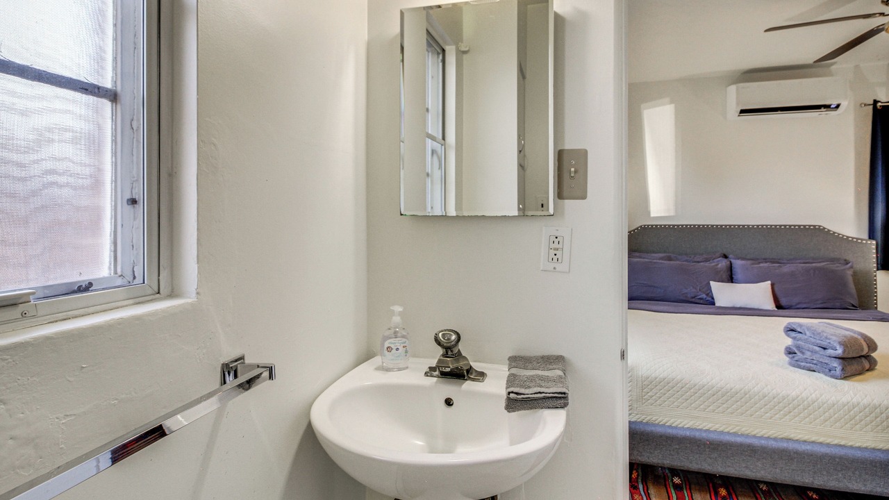 Photo of Bathroom in Parkland Hills