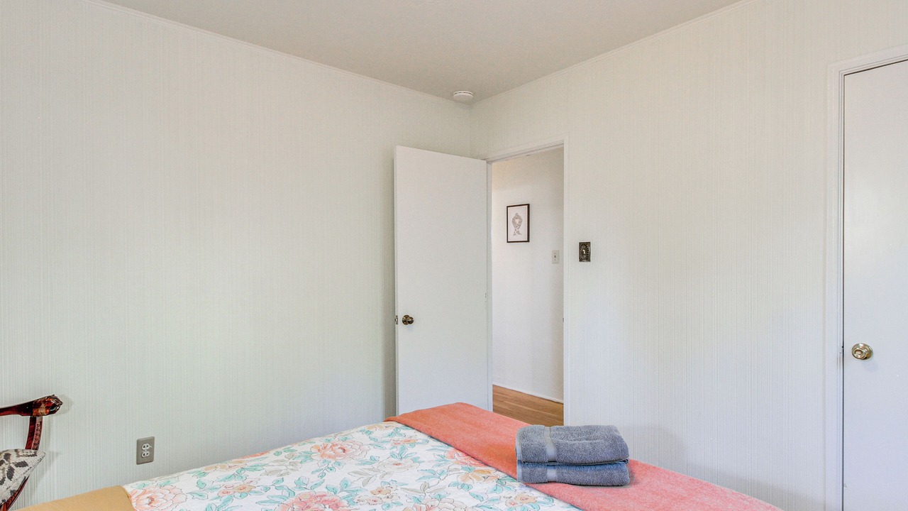 Photo of Bedroom in Parkland Hills