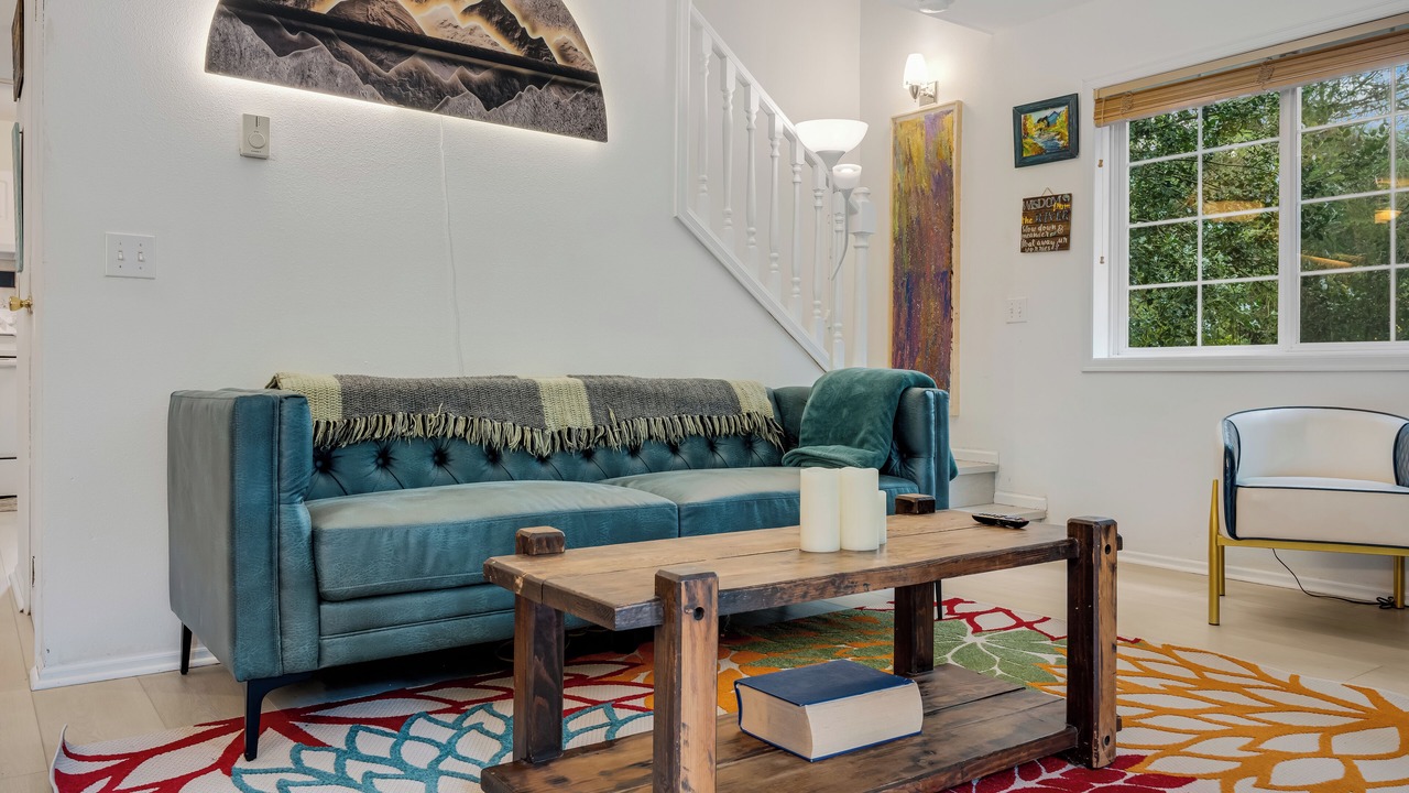 Photo of Livingroom in Gold Bar