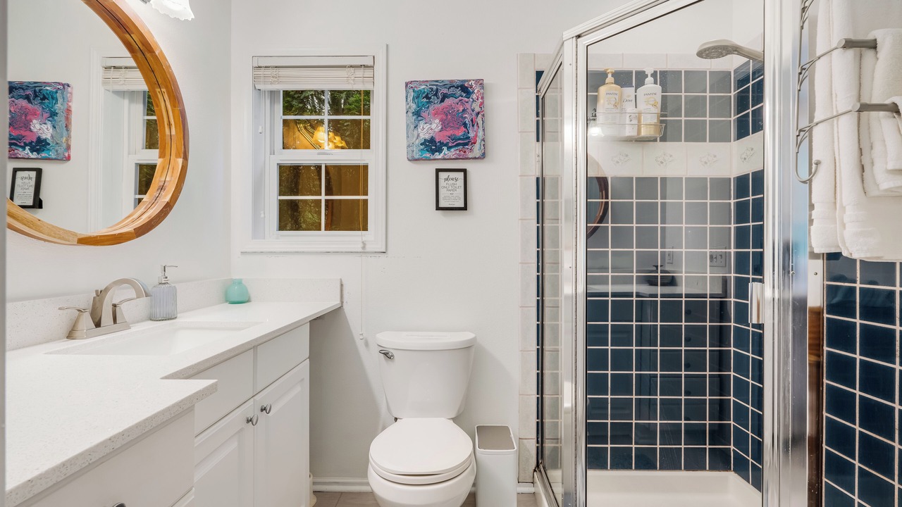 Photo of Bathroom in Gold Bar