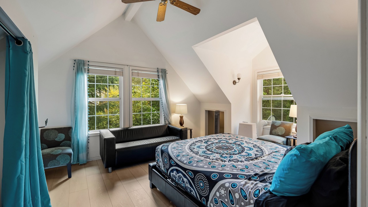 Photo of Bedroom in Gold Bar