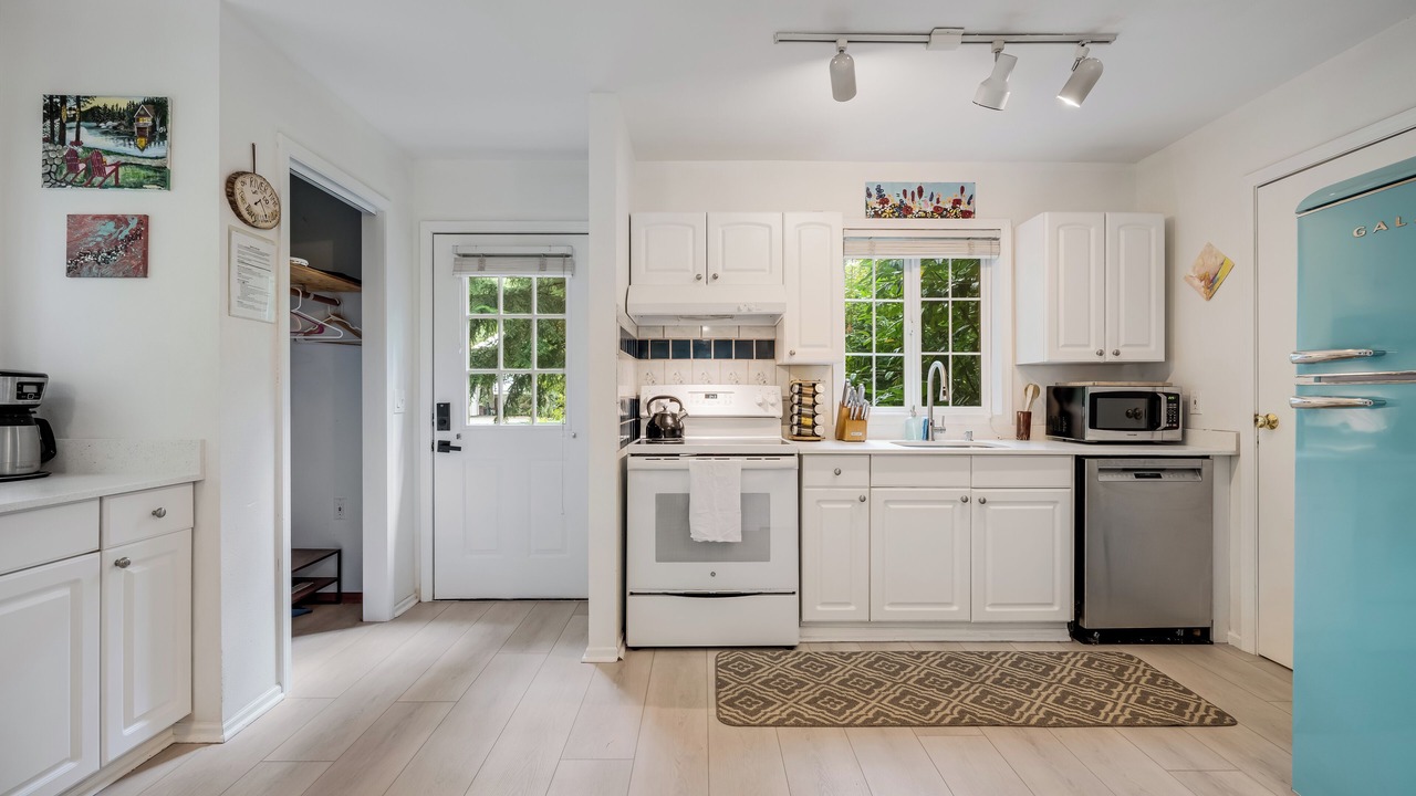 Photo of Kitchen in Gold Bar