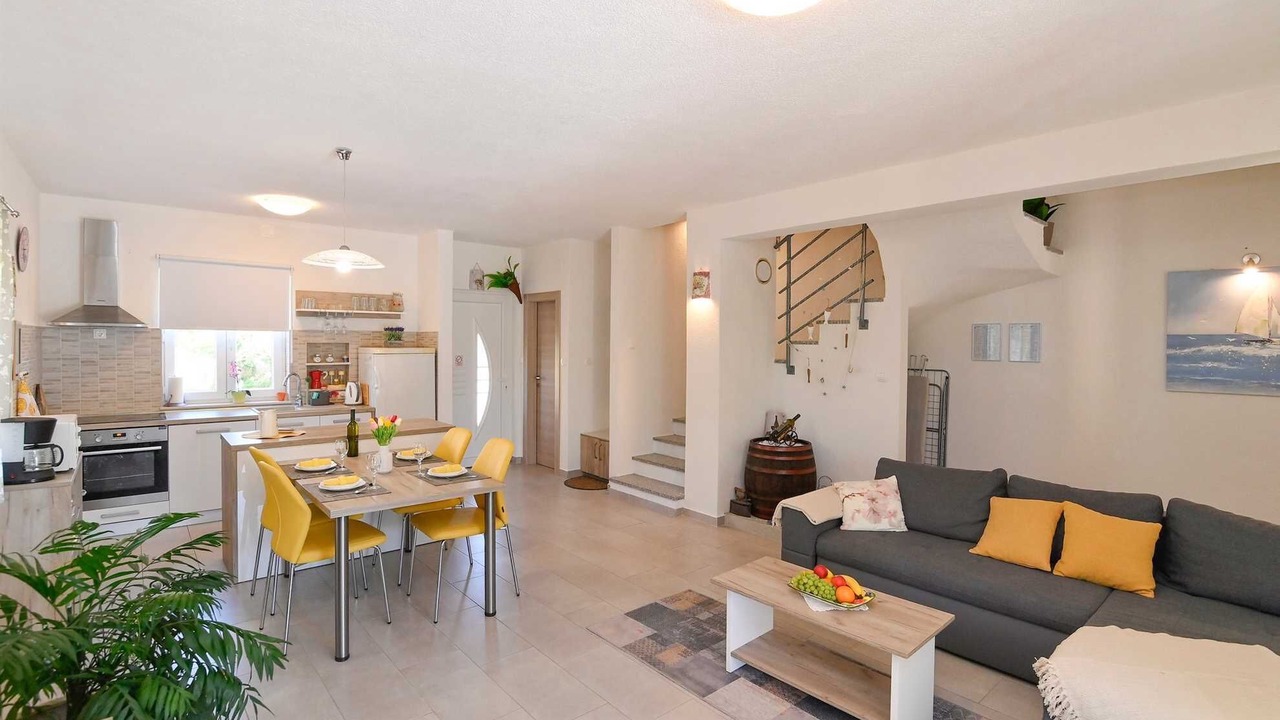 Photo of Livingroom in Gabonjin