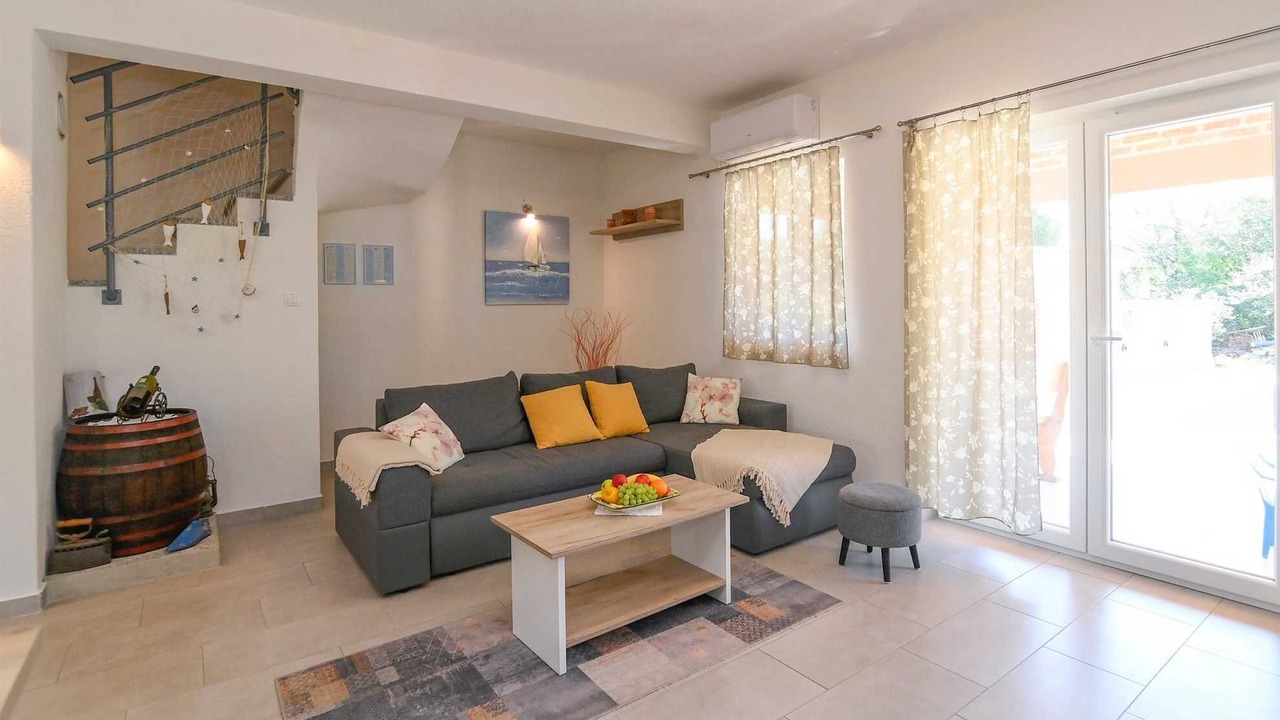 Photo of Livingroom in Gabonjin