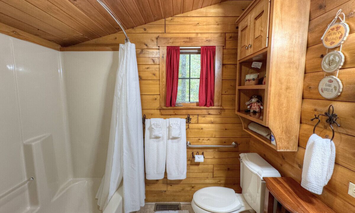 Photo of Bathroom in Millersburg
