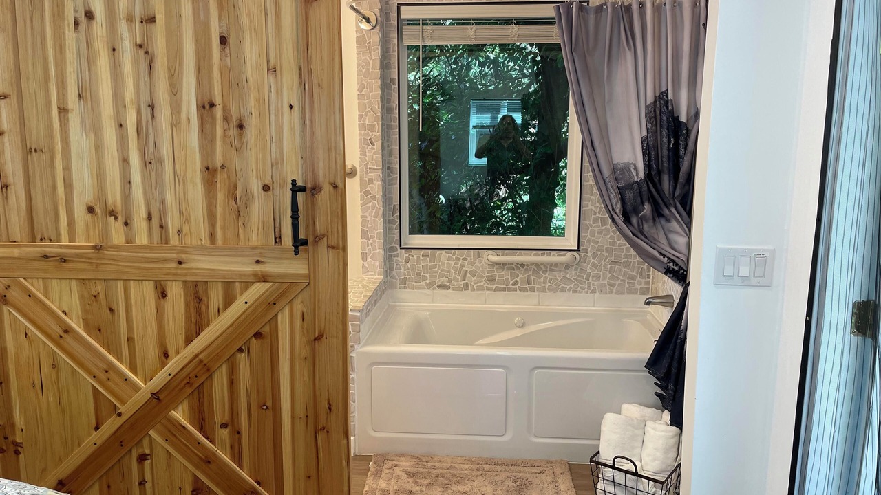 Photo of Bathroom in May Creek