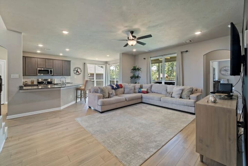 Photo of Livingroom in College Station