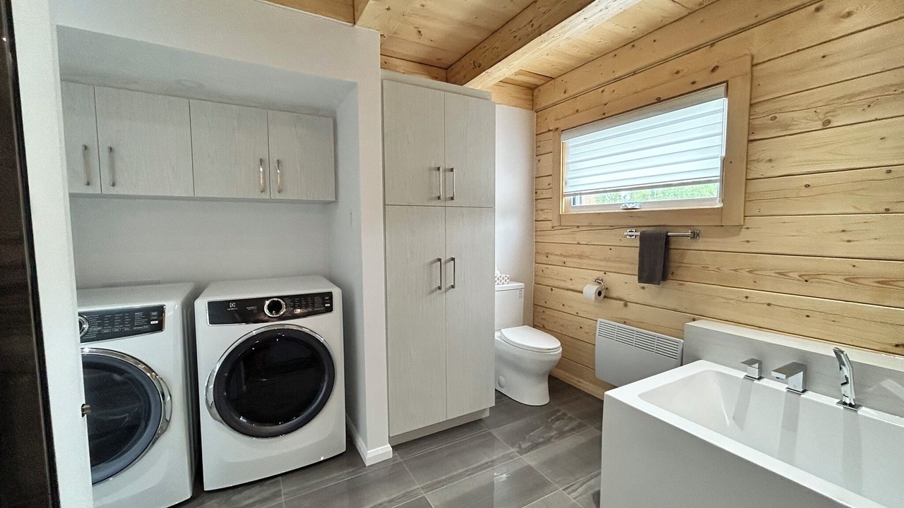 Photo of Bathroom in Saint-Felix-d'Otis