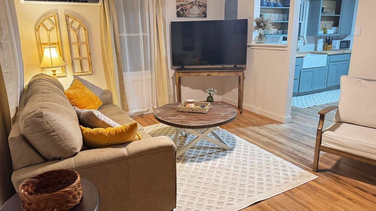 Photo of Livingroom in Mammoth Spring