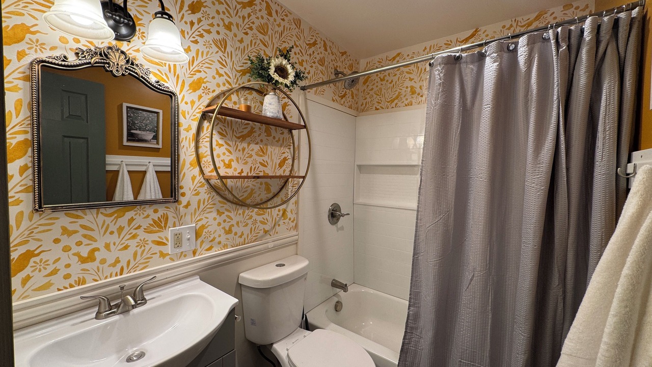 Photo of Bathroom in Mammoth Spring