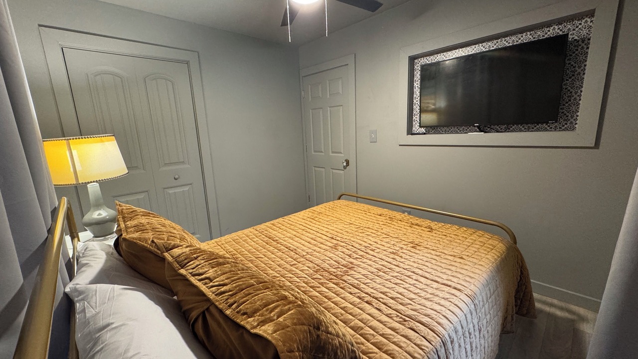 Photo of Bedroom in Mammoth Spring