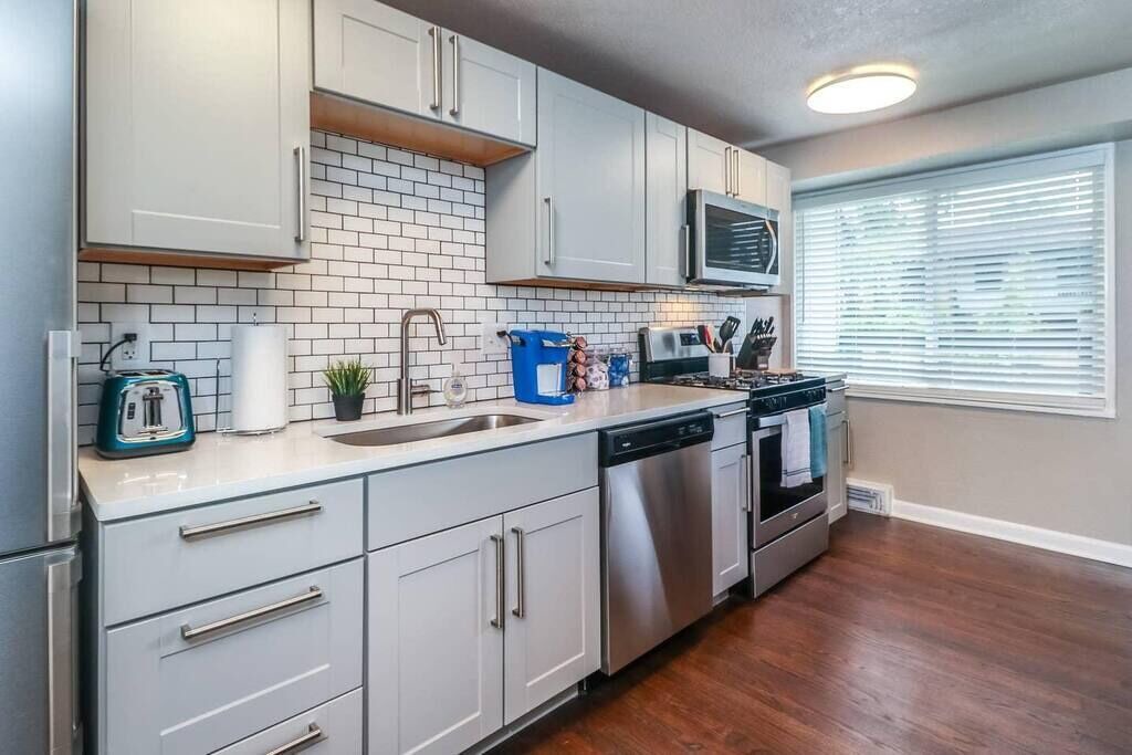 Photo of Kitchen in West Plaza