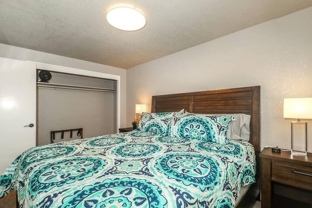 Photo of Bedroom in West Plaza