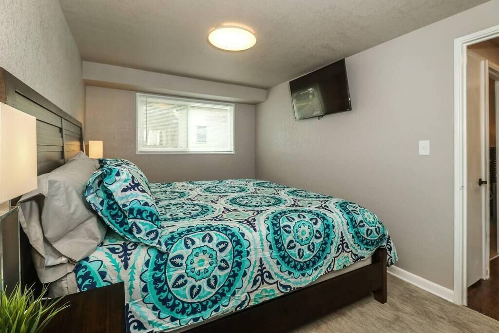 Photo of Bedroom in West Plaza