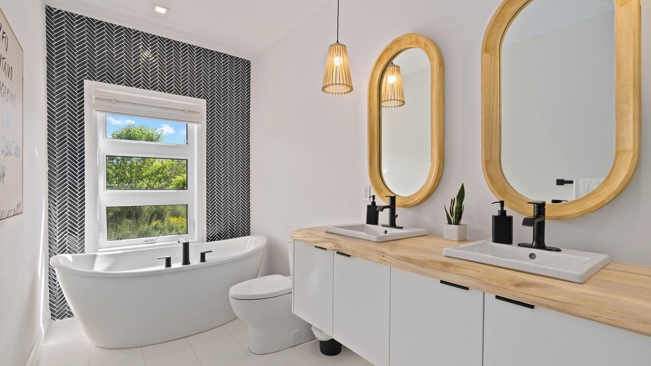 Photo of Bathroom in Waubaushene