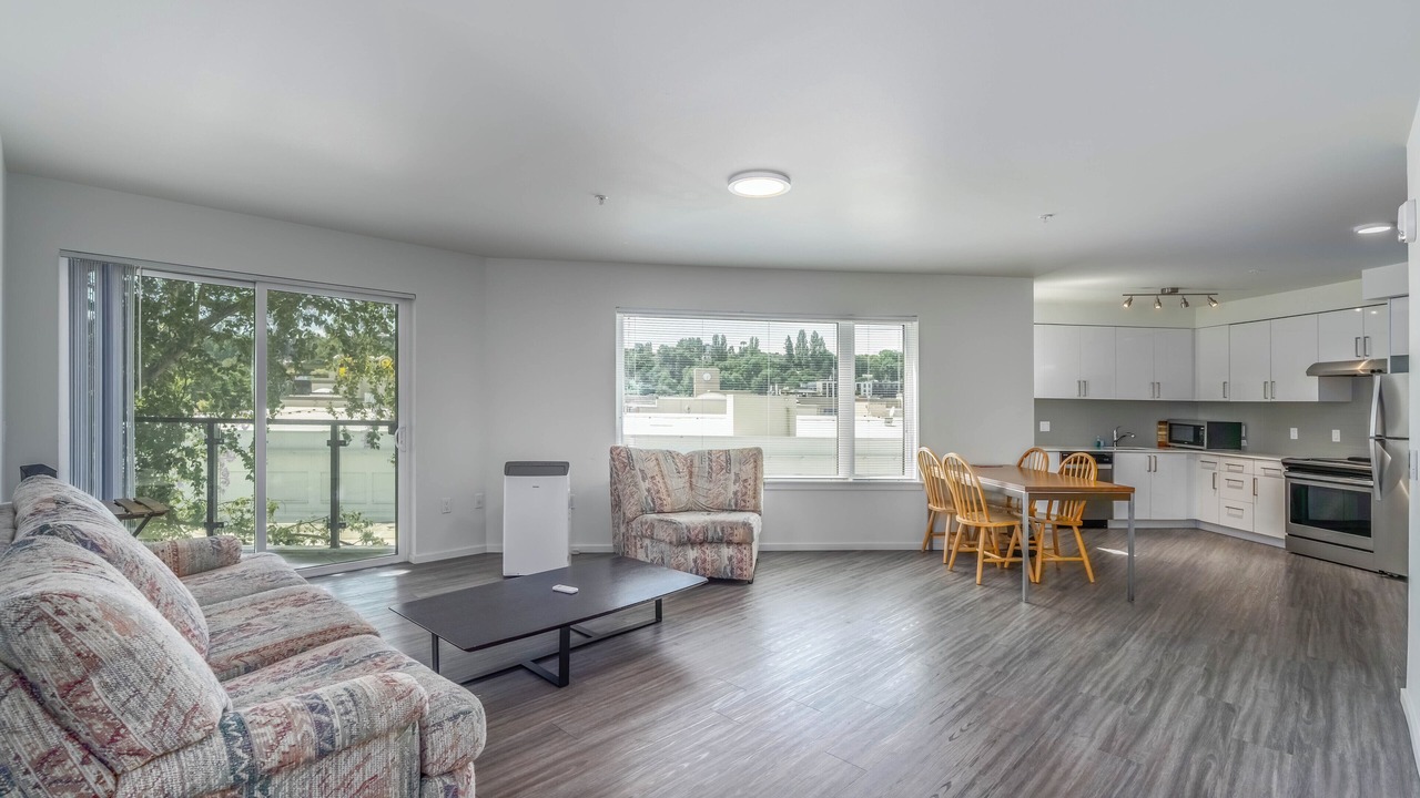 Photo of Livingroom in University District