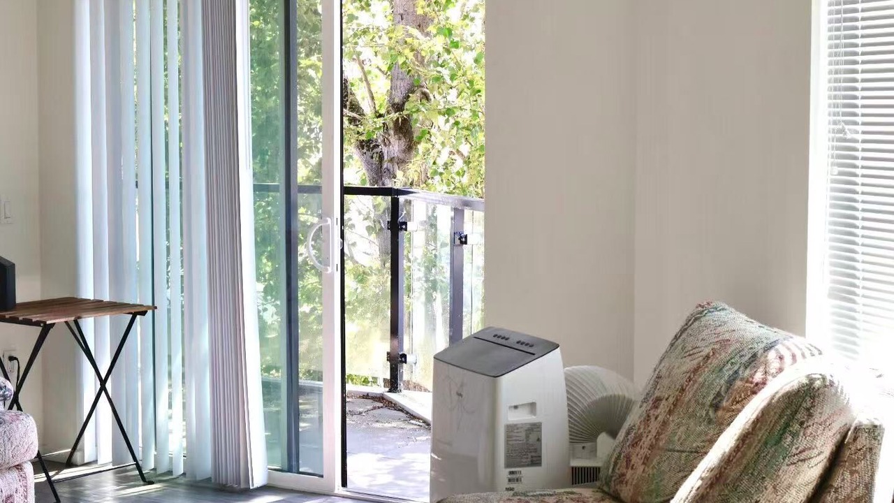 Photo of Livingroom in University District