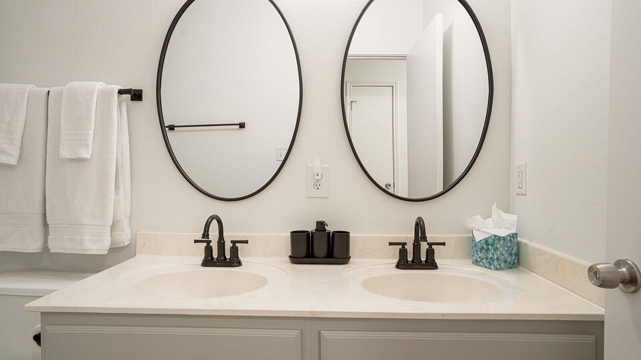 Photo of Bathroom in University Hills and Windsor Park