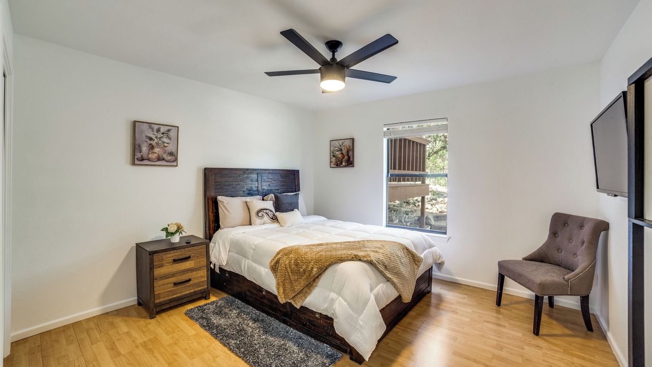 Photo of Bedroom in Cross Mountain
