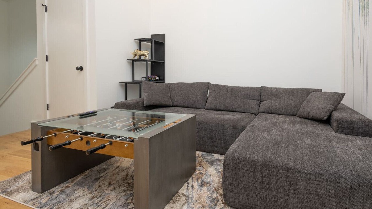 Photo of Livingroom in Knoxville